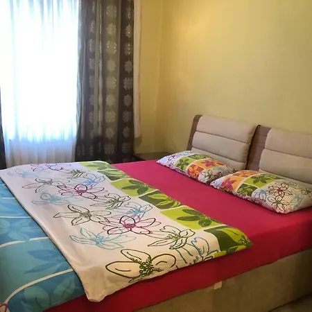 Tarihi Kaleici Muethis Konum Deniz Yakini Uygun Fiyat Huzurlu Ev Apartment