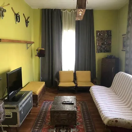 Tarihi Kaleici Muethis Konum Deniz Yakini Uygun Fiyat Huzurlu Ev