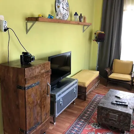 Tarihi Kaleici Muethis Konum Deniz Yakini Uygun Fiyat Huzurlu Ev