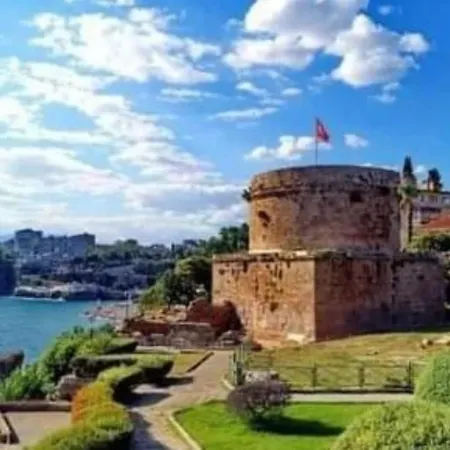 Apartment Tarihi Kaleici Muethis Konum Deniz Yakini Uygun Fiyat Huzurlu Ev Antalya