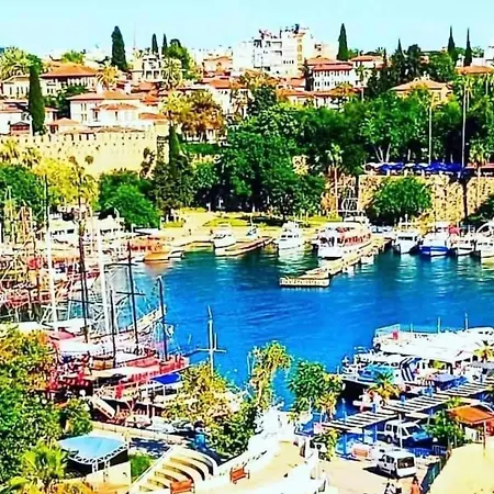 Tarihi Kaleici Muethis Konum Deniz Yakini Uygun Fiyat Huzurlu Ev Antalya
